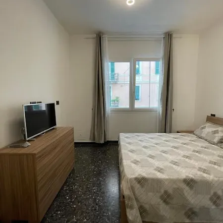 Due Passi Dal Mare Guest house Savona