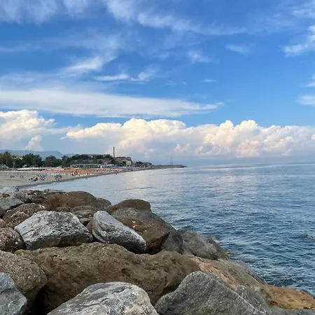 Due Passi Dal Mare Guest house