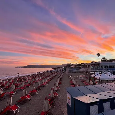 Due Passi Dal Mare